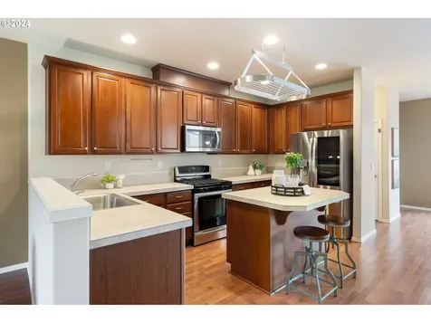 715 N Little Oak Street Newberg OR 97132