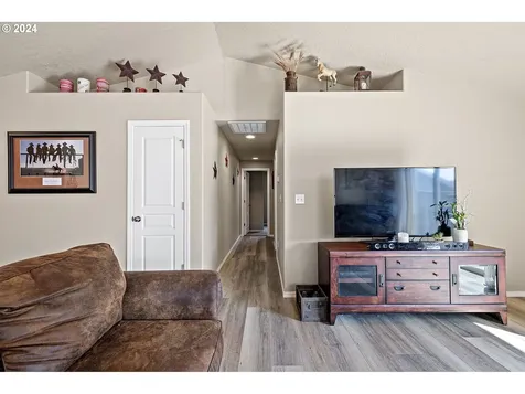 4859 Glacier Drive Springfield OR 97478