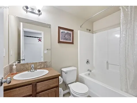 4859 Glacier Drive Springfield OR 97478