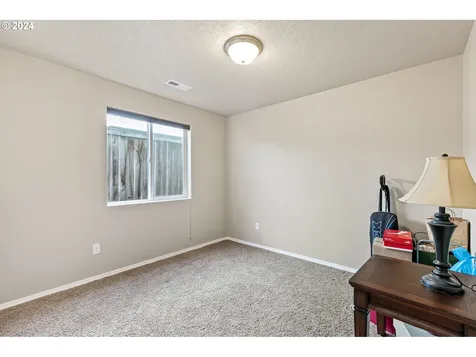 4859 Glacier Drive Springfield OR 97478