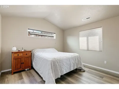 4859 Glacier Drive Springfield OR 97478