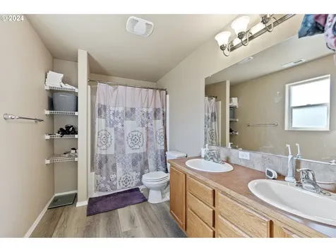 4859 Glacier Drive Springfield OR 97478