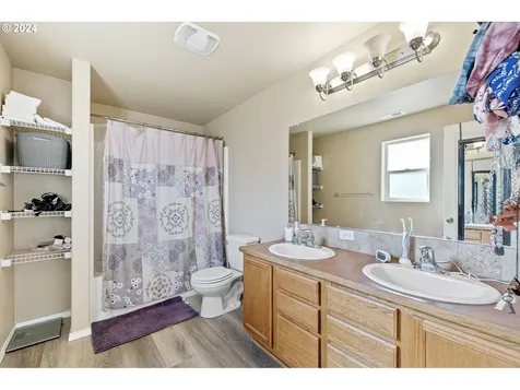 4859 Glacier Drive Springfield OR 97478