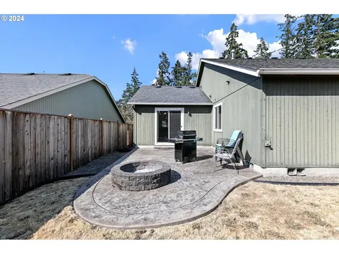 4859 Glacier Drive Springfield OR 97478