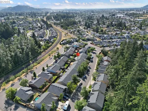 4859 Glacier Drive Springfield OR 97478
