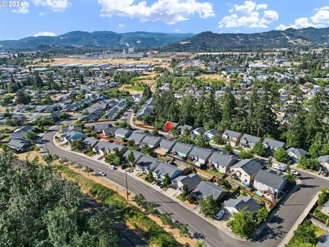 4859 Glacier Drive Springfield OR 97478