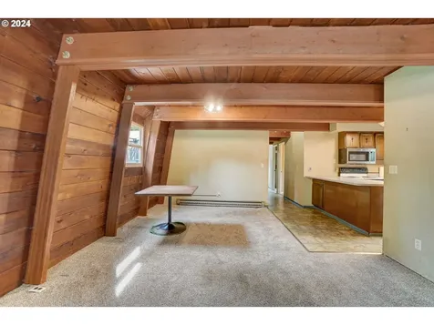 2162 Loop Road Stevenson WA 98648