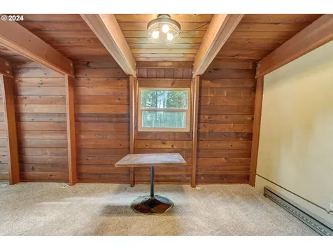 2162 Loop Road Stevenson WA 98648