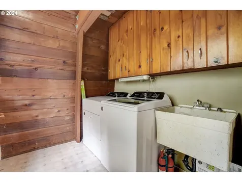 2162 Loop Road Stevenson WA 98648
