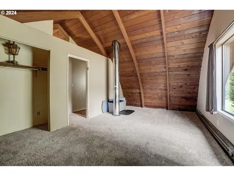 2162 Loop Road Stevenson WA 98648