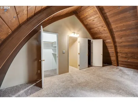 2162 Loop Road Stevenson WA 98648