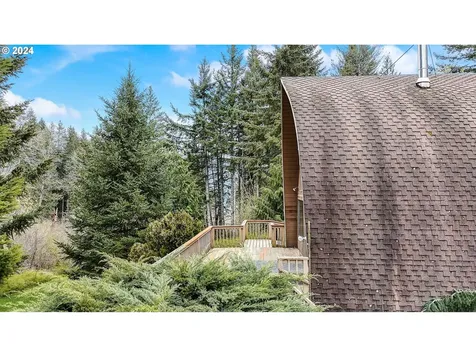 2162 Loop Road Stevenson WA 98648