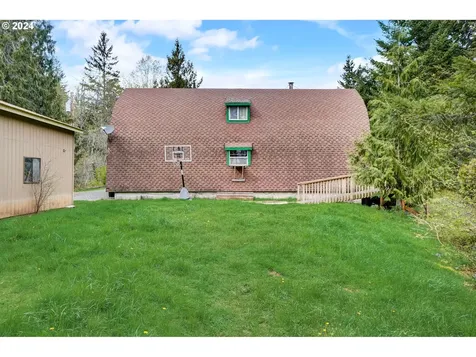 2162 Loop Road Stevenson WA 98648