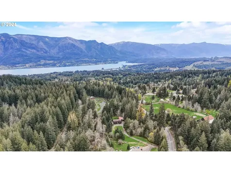 2162 Loop Road Stevenson WA 98648
