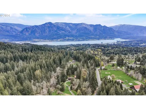 2162 Loop Road Stevenson WA 98648