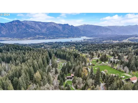 2162 Loop Road Stevenson WA 98648