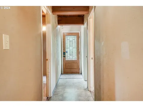 2162 Loop Road Stevenson WA 98648