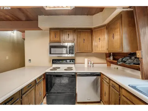 2162 Loop Road Stevenson WA 98648