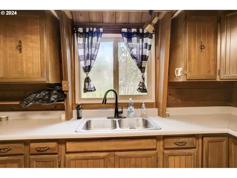 2162 Loop Road Stevenson WA 98648