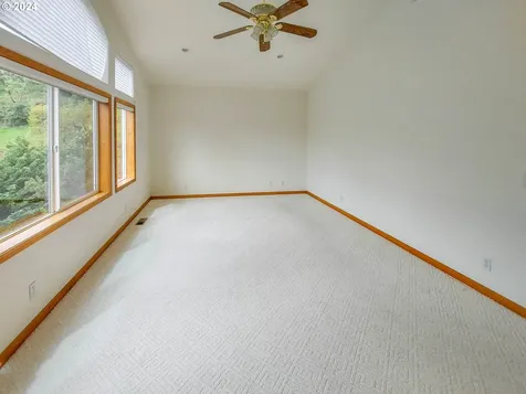 410 Nw Rachel Lynn Way Roseburg OR 97471