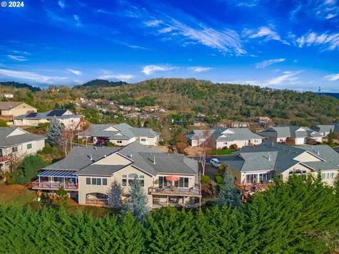 410 Nw Rachel Lynn Way Roseburg OR 97471