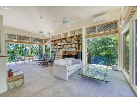 86083 Cherokee Drive Eugene OR 97402