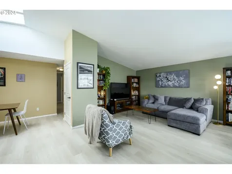 609 N Dolash Court Newberg OR 97132