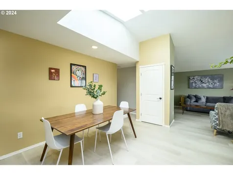 609 N Dolash Court Newberg OR 97132