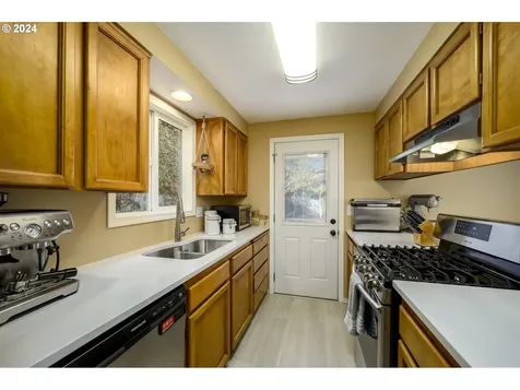 609 N Dolash Court Newberg OR 97132
