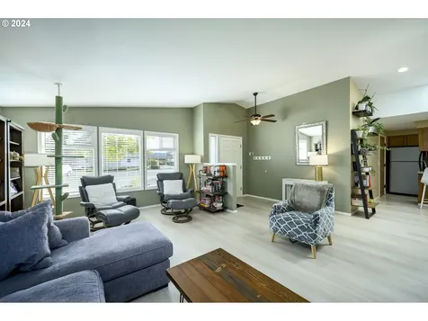 609 N Dolash Court Newberg OR 97132