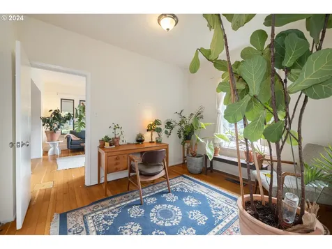 3943 SE 28th Place Portland OR 97202