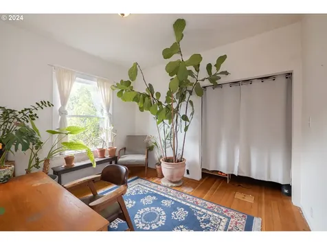 3943 SE 28th Place Portland OR 97202