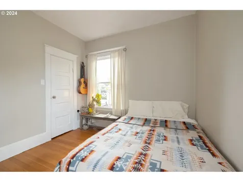 3943 SE 28th Place Portland OR 97202