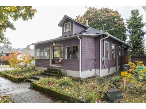 3943 SE 28th Place Portland OR 97202