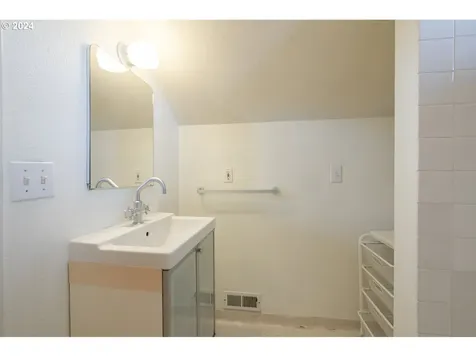 3943 SE 28th Place Portland OR 97202