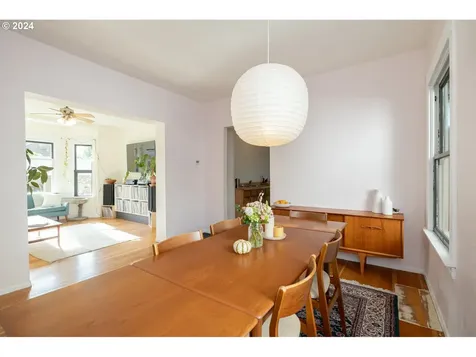 3943 SE 28th Place Portland OR 97202
