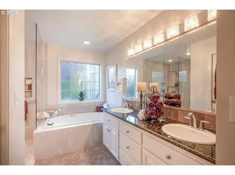 3152 Wolf Meadows Lane Eugene OR 97408