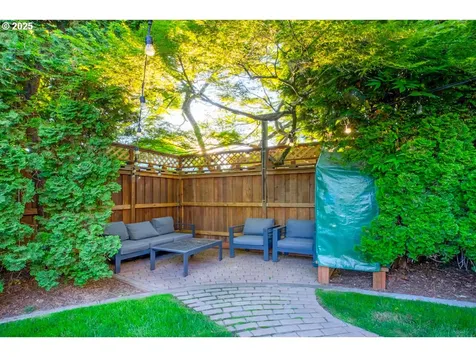 3152 Wolf Meadows Lane Eugene OR 97408