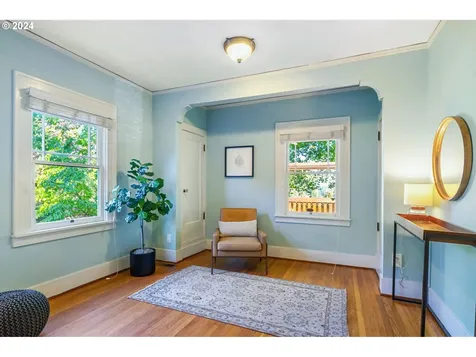 502 Se 69th Avenue Portland OR 97215