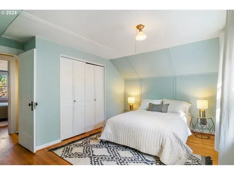 502 Se 69th Avenue Portland OR 97215