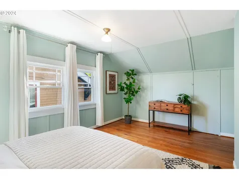 502 Se 69th Avenue Portland OR 97215