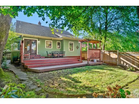 502 Se 69th Avenue Portland OR 97215