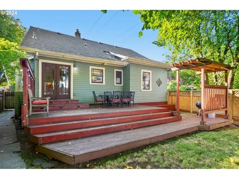 502 Se 69th Avenue Portland OR 97215