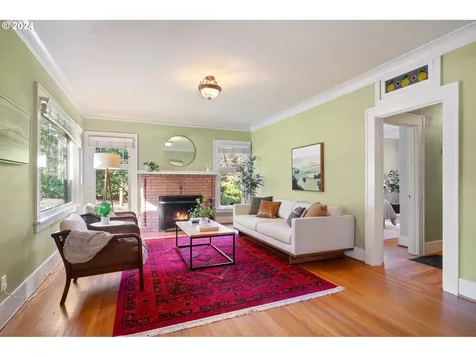 502 Se 69th Avenue Portland OR 97215
