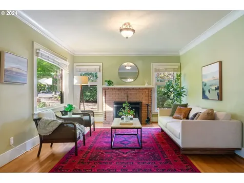 502 Se 69th Avenue Portland OR 97215