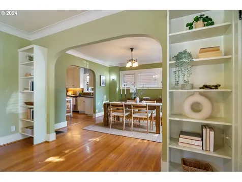 502 Se 69th Avenue Portland OR 97215