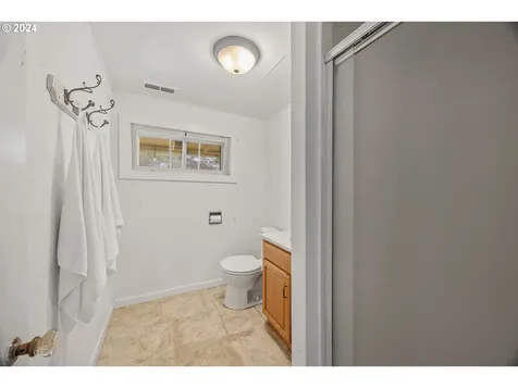 6436 SW Fleet Avenue Lincoln City OR 97367