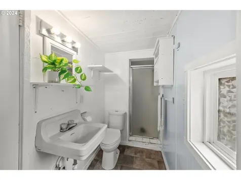 6436 SW Fleet Avenue Lincoln City OR 97367