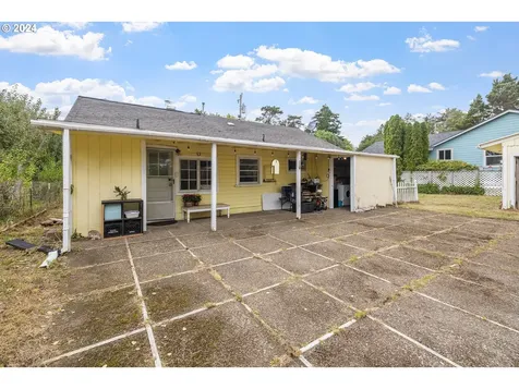 6436 SW Fleet Avenue Lincoln City OR 97367
