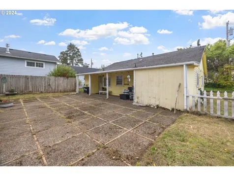 6436 SW Fleet Avenue Lincoln City OR 97367